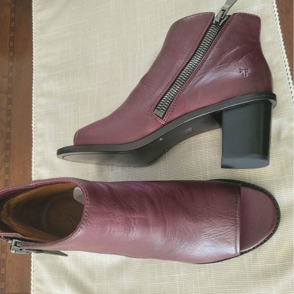 New Frye Brielle Zip PEEP TOE Burgundy Leather Bootie Boot Polished Soft Sandals - Picture 5 of 5